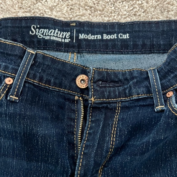 ⭐️ Firm Price ⭐️ NWOT Levi’s Modern Boot Cut irregular fit - Picture 2 of 6